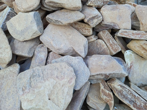 Златолит жёлтый, жёлто-зелёный глыбки и валуны для ланшафтного дизайна купить в Элисте