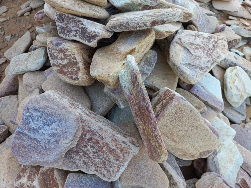 Златолит жёлтый, жёлто-зелёный глыбки и валуны для ланшафтного дизайна купить в Элисте