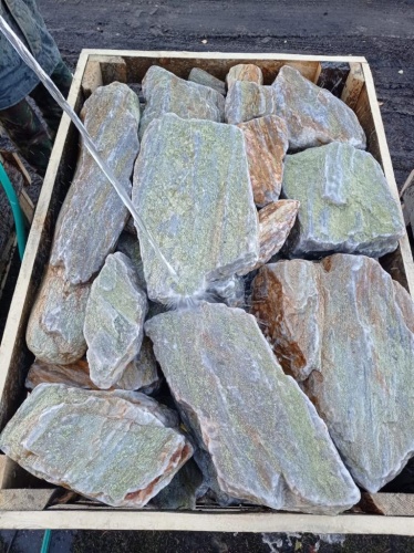 Златолит жёлтый, жёлто-зелёный глыбки и валуны для ланшафтного дизайна купить в Элисте