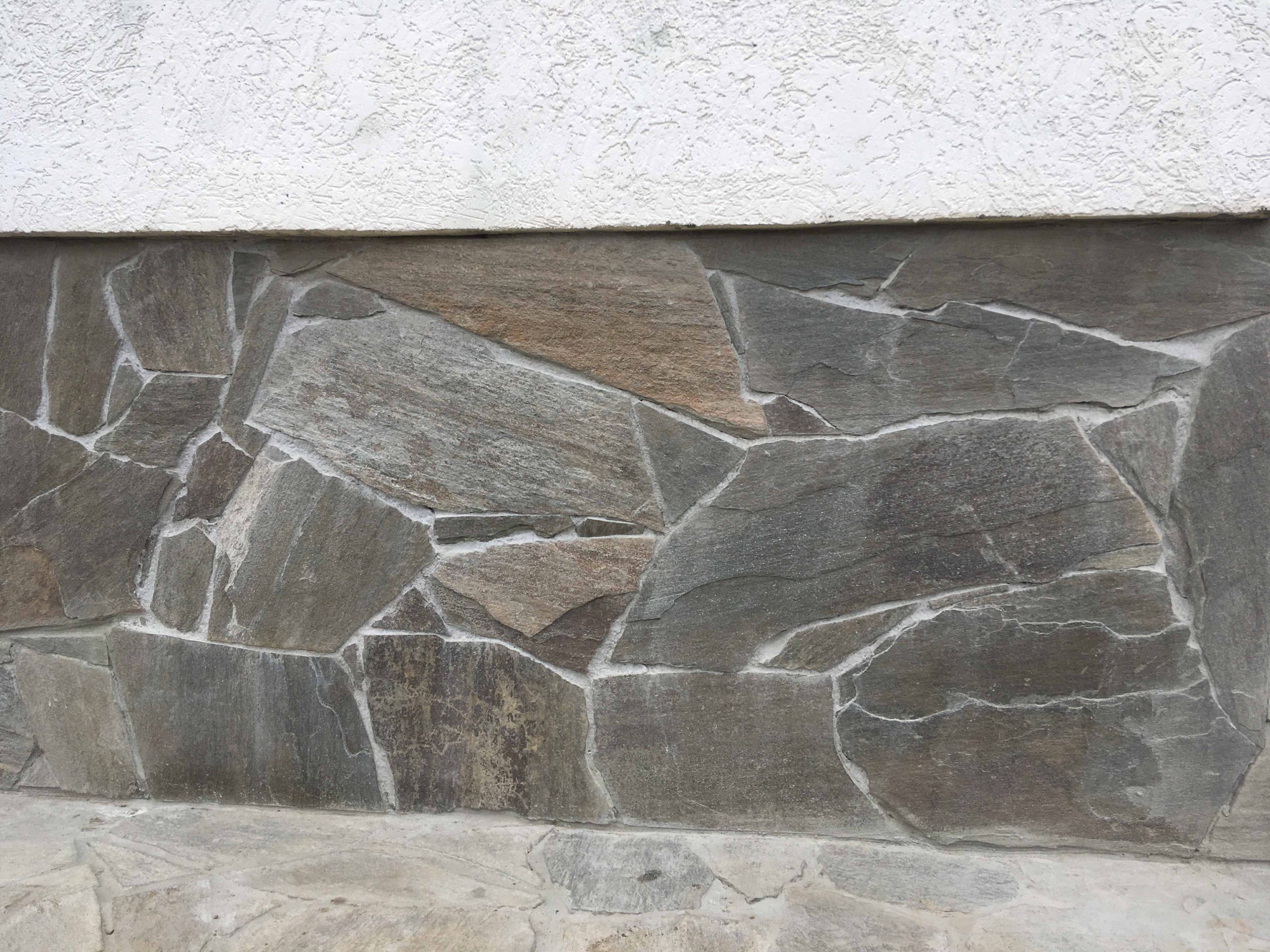 Плитняк златолит Уральский для цоколя, отмостки купить в Элисте