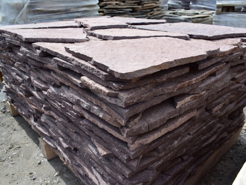 Плитняк лемезит бордовый для облицовки цоколя 20-25 мм  купить в Элисте