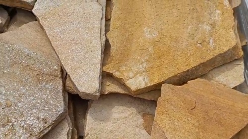 Плитняк златолит жёлтый для цоколя купить в Элисте