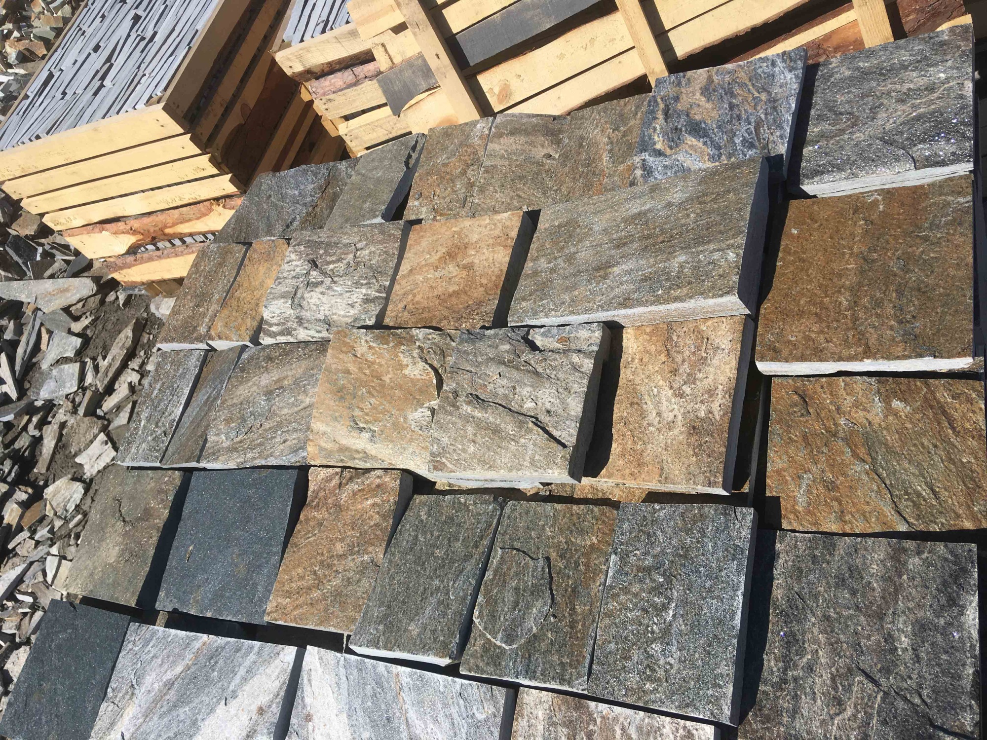 Плитка пилёная златолит Уральский для фасада купить в Элисте