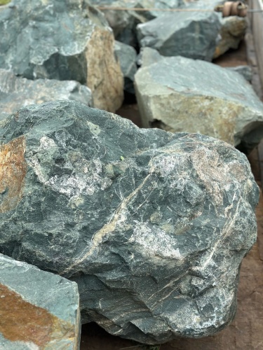 Камни для ландшафтного дизайна зелёные 10-60 килограмм купить в Элисте