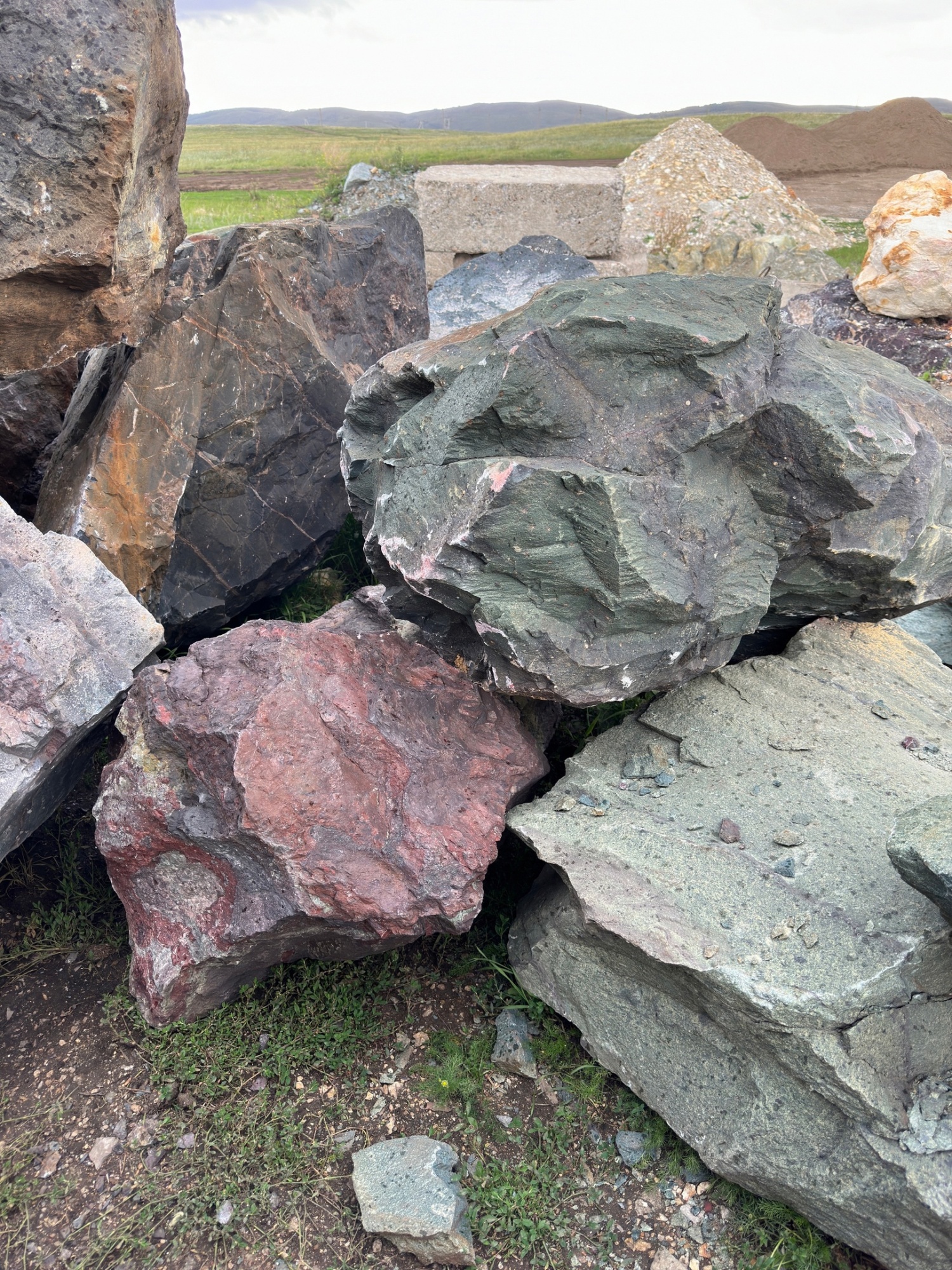 Камни для ландшафтного дизайна зелёные 10-60 килограмм купить в Элисте