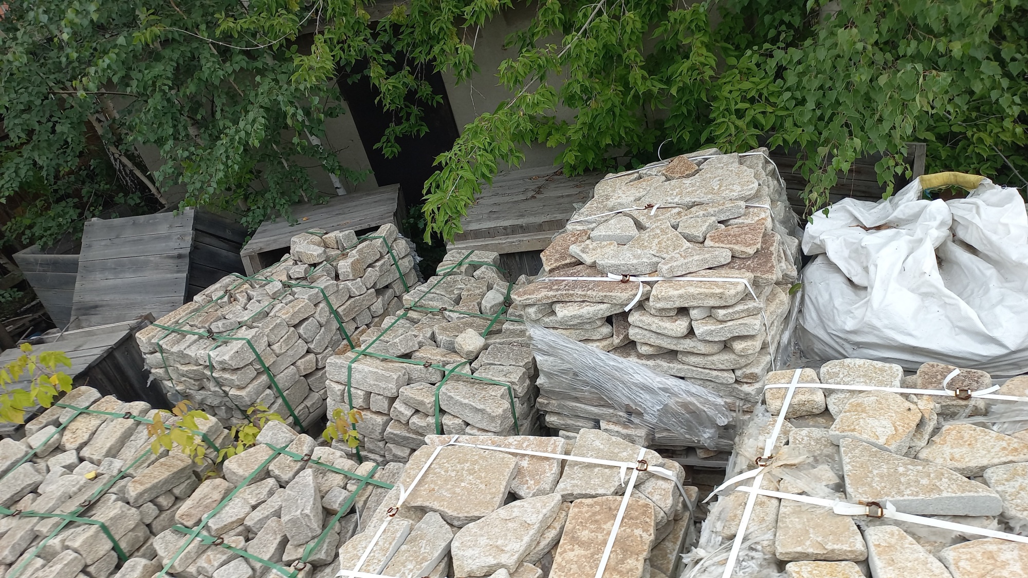 Плитняк гранитный галтованный купить в Элисте