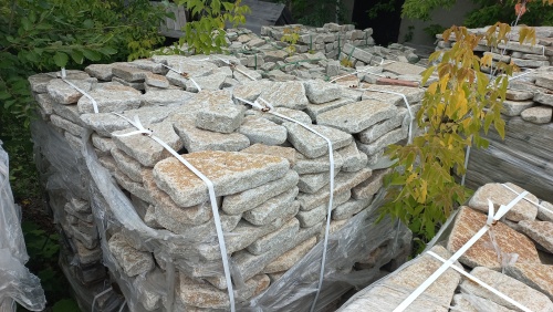 Гранитный плитняк галтованный для парковки купить в Элисте