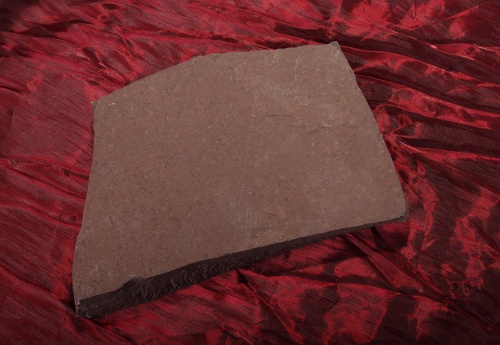 Плитняк лемезит бордовый для цоколя 1,5-2 см купить в Элисте