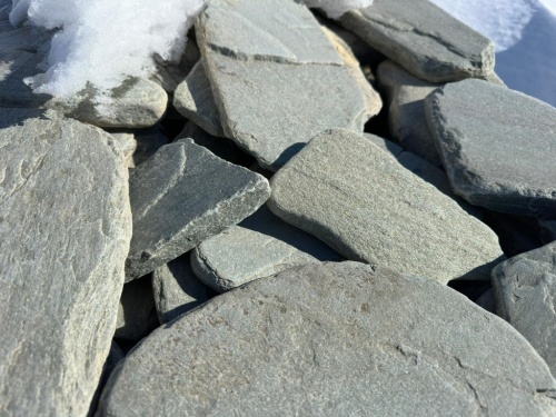 Плитняк златолит зелёный галтованный для цоколя купить в Элисте