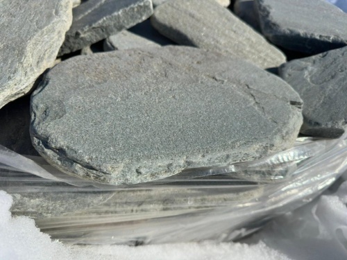 Плитняк златолит зелёный галтованный для цоколя купить в Элисте